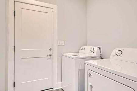 New Build 5 Min To Broadway Sleeps 10 Villa Nashville Dış mekan fotoğraf